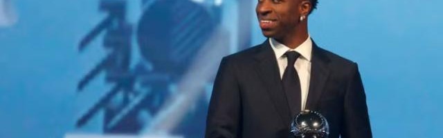 维尼修斯当选世界足球先生 内马尔没拿的奖他拿了